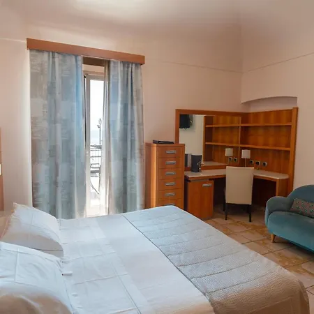 Ligure Ξενοδοχείο 4*